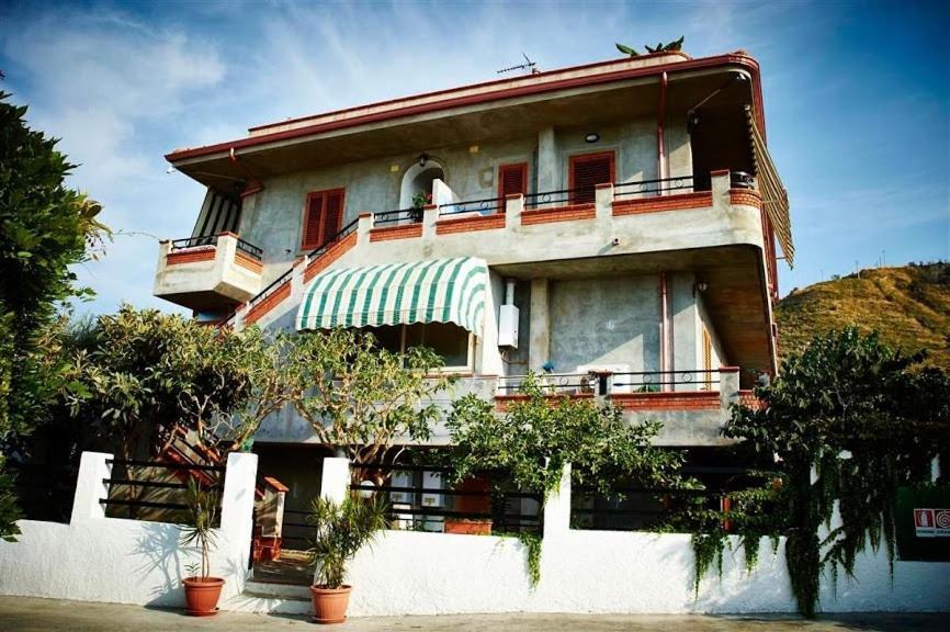Case Vacanze Giardino Parghelia Buitenkant foto