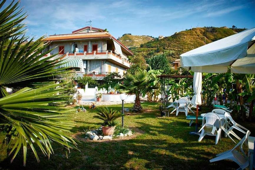 Case Vacanze Giardino Parghelia Buitenkant foto