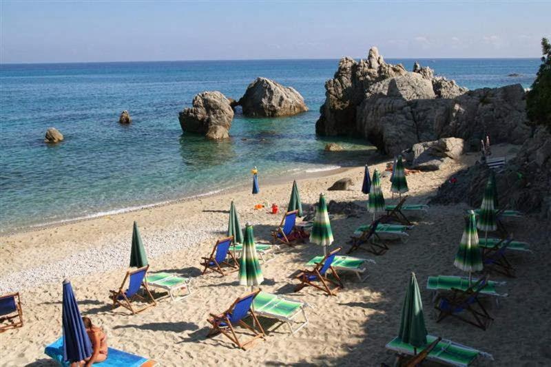 Case Vacanze Giardino Parghelia Buitenkant foto